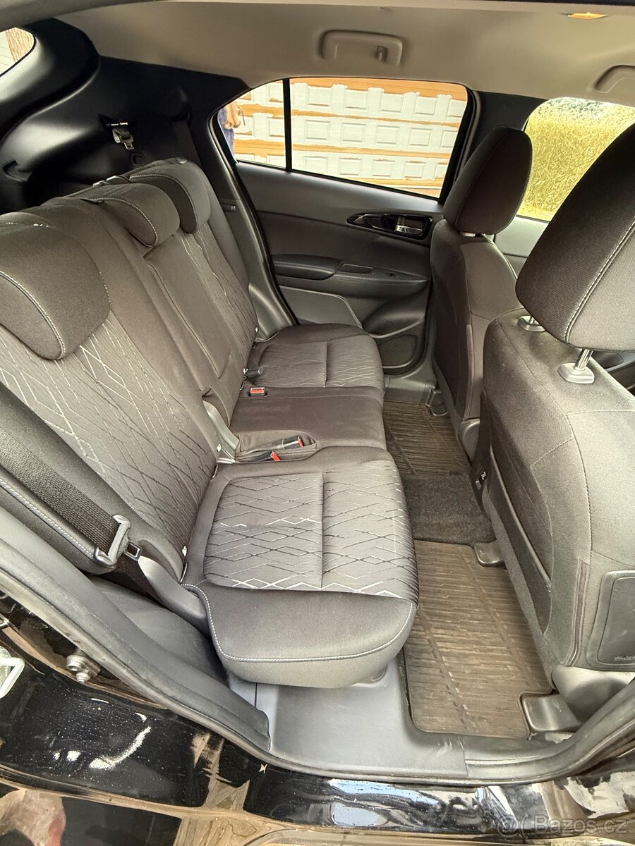 Prodám Mitsubishi Eclipse Cross - 10
