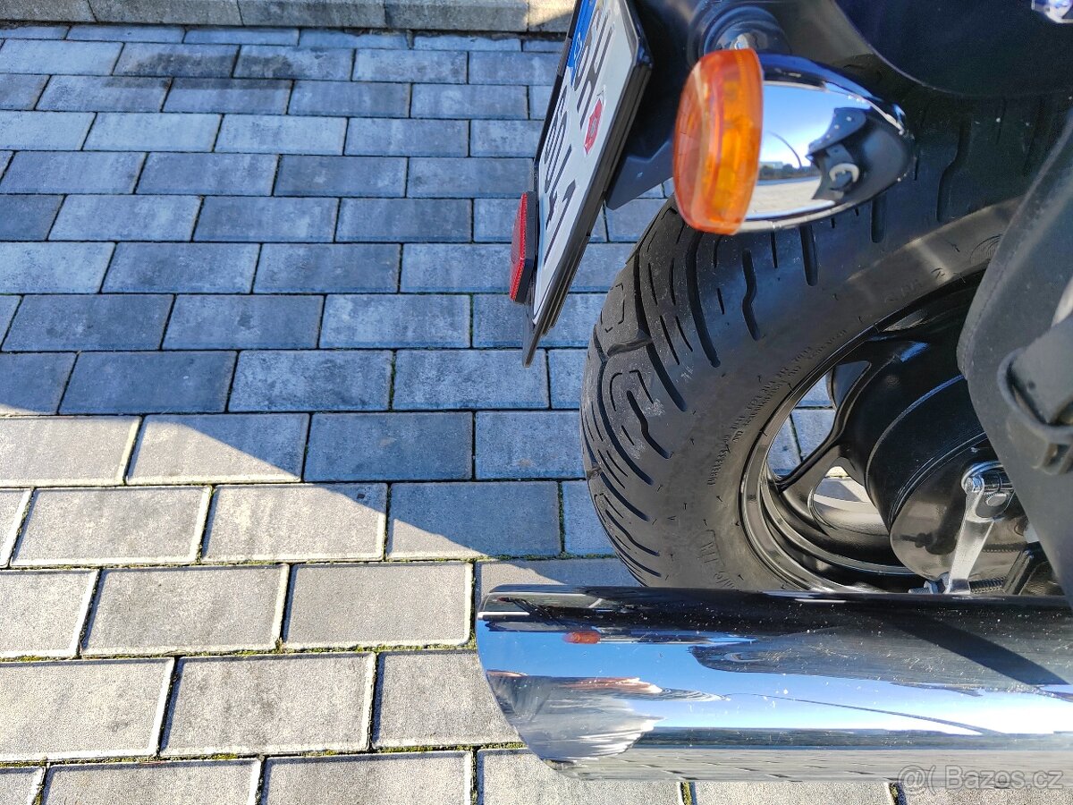 Suzuki M800 Intruder - 10