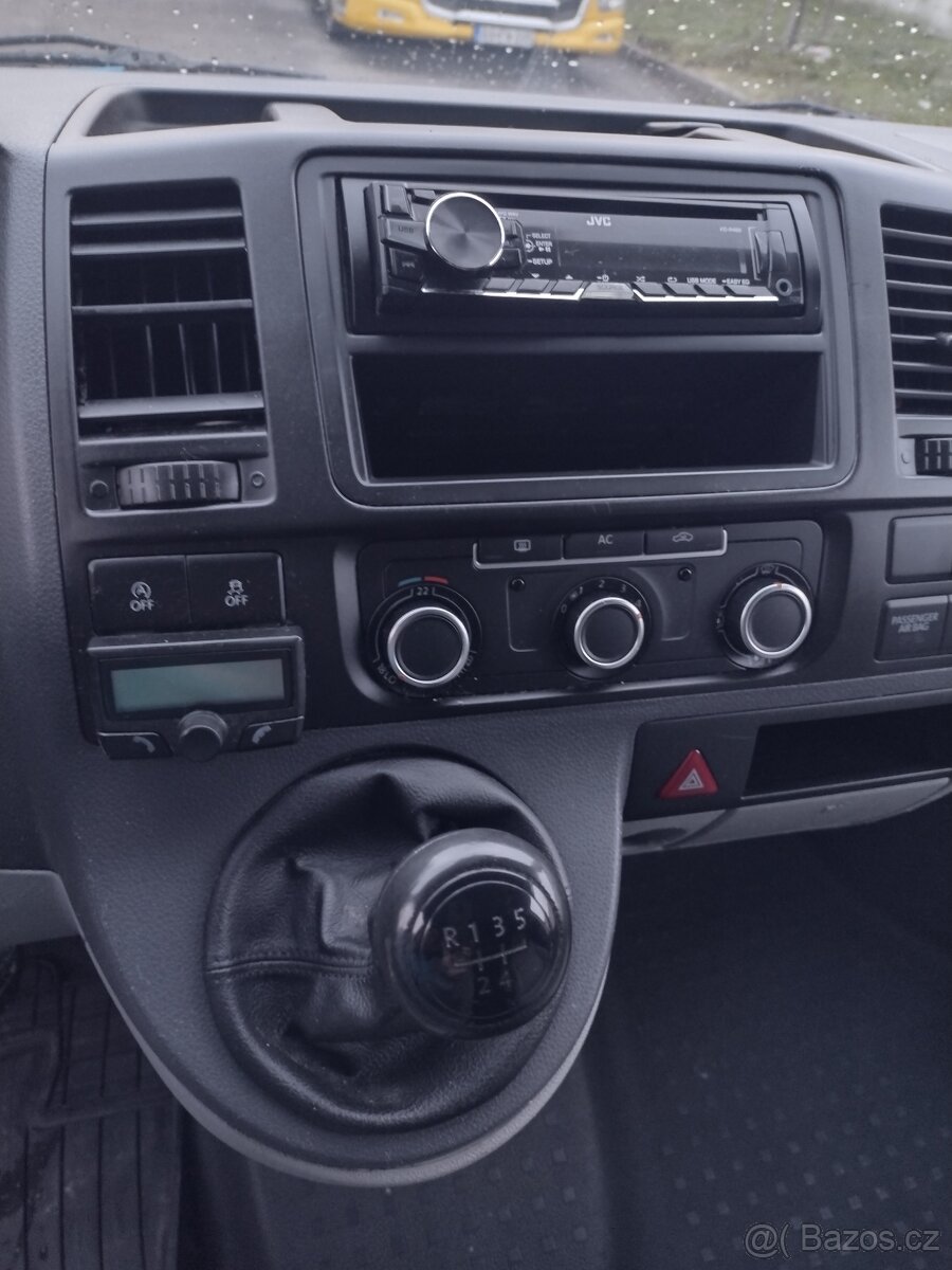 Volkswagen Transporter T5.1 2.0TDI - 10