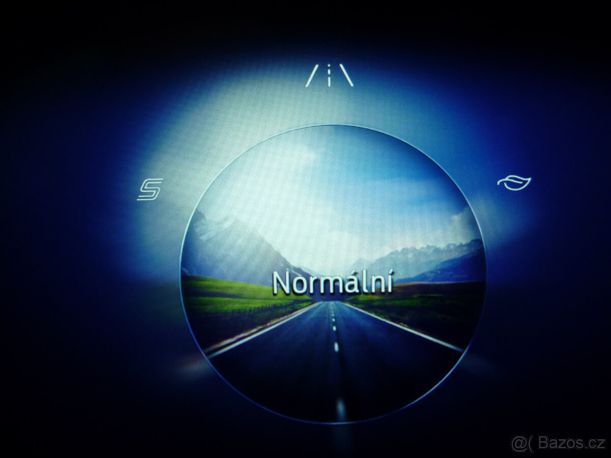 Ford Focus 1.5 TDCi 88 kw Titanium X Plus DSG po 1.majitel - 10