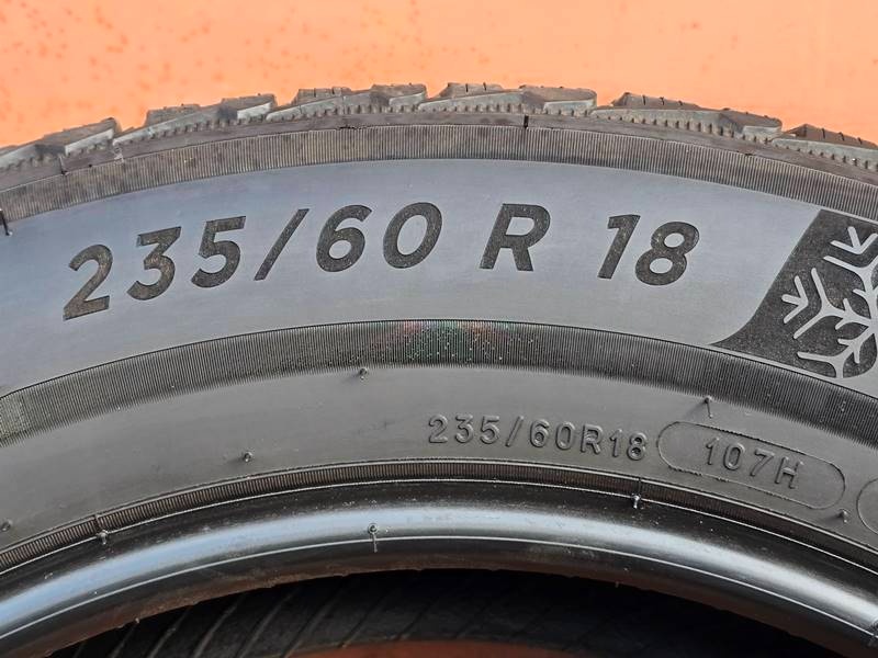 Zimní Michelin 235/60/16 - 10