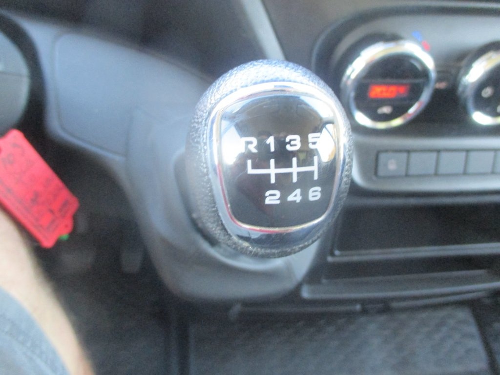 Iveco Daily 35C16, 136 600 km - 10