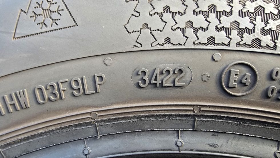 Zimní pneu 195/65/15 Continental - 10