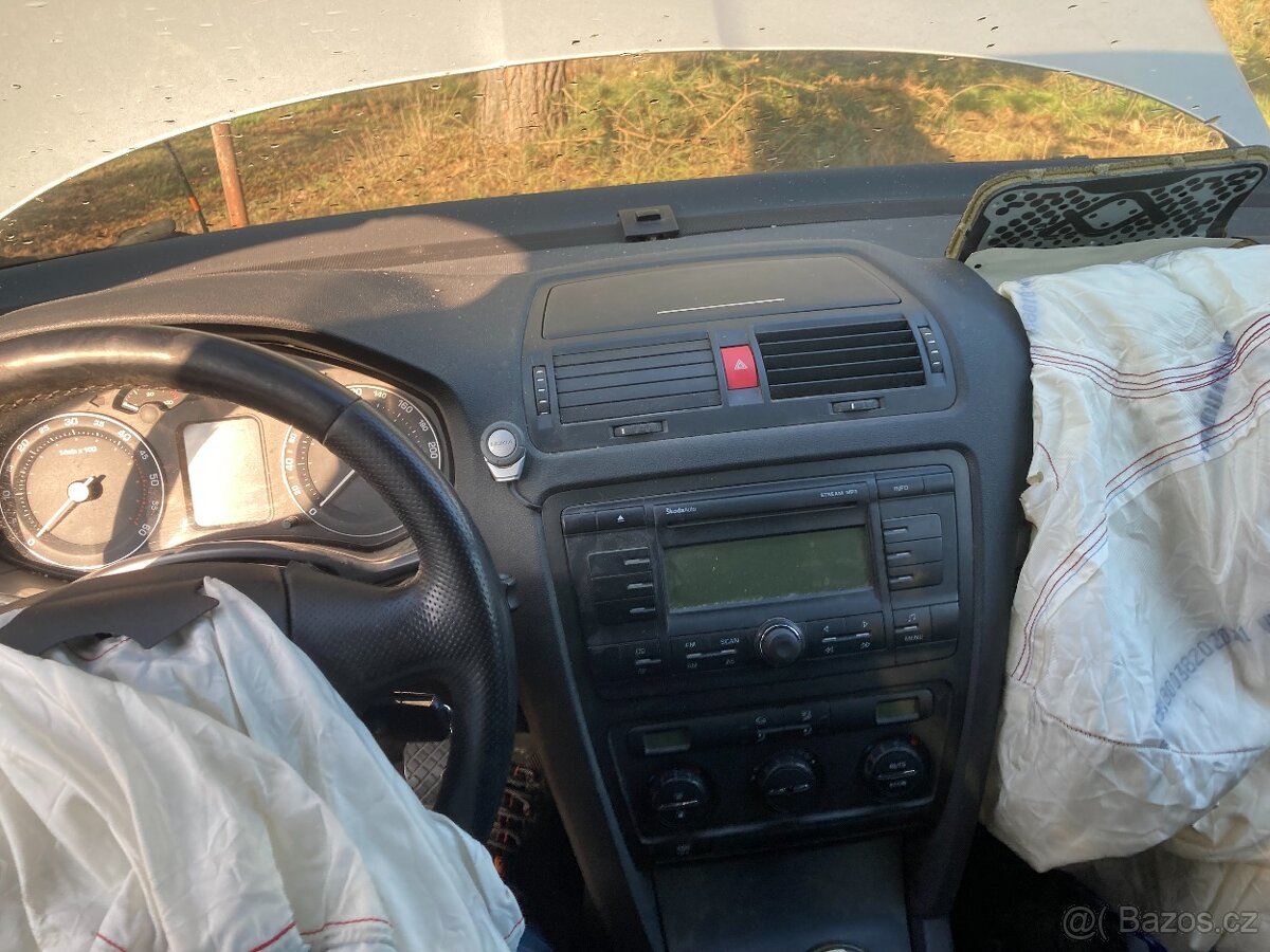 Škoda Octavia 1.9 diesel - havarovaná - 10