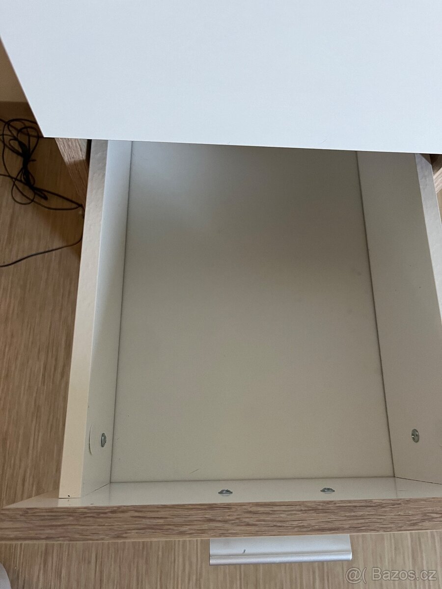 Kosmetický stolek - komoda - 10