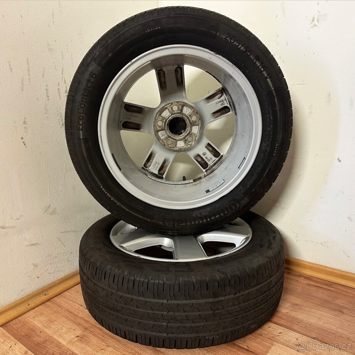 VW TOURAN/GOLF 5x112 R16 ET50+LETNÍ 205/55R16 6mm - 10