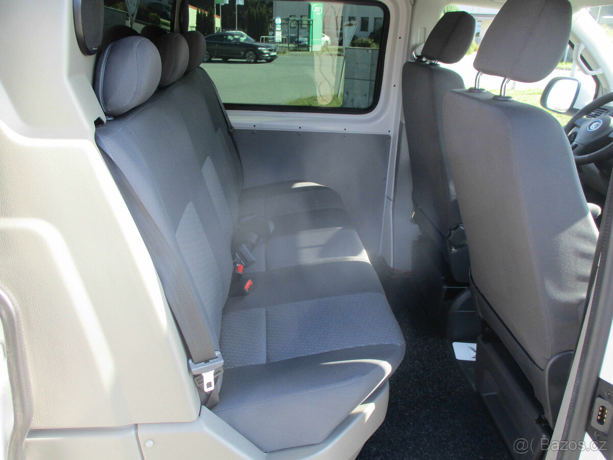 VW TRANSPORTER 2,0TDI 84kw LONG 5míst Tažné 2013 DPH - 10