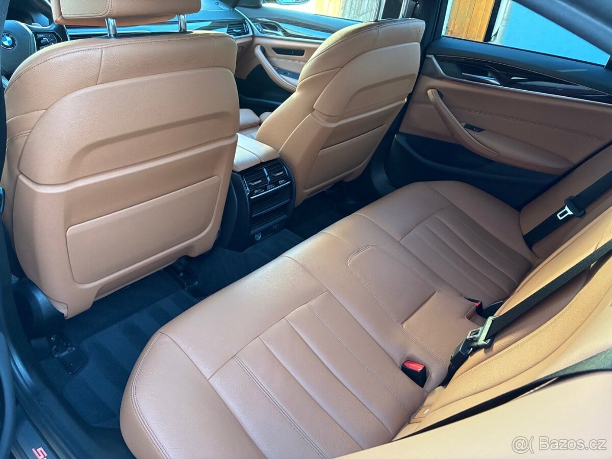 BMW Řada 5, 530d 195kW xDrive, Sport Line - 10