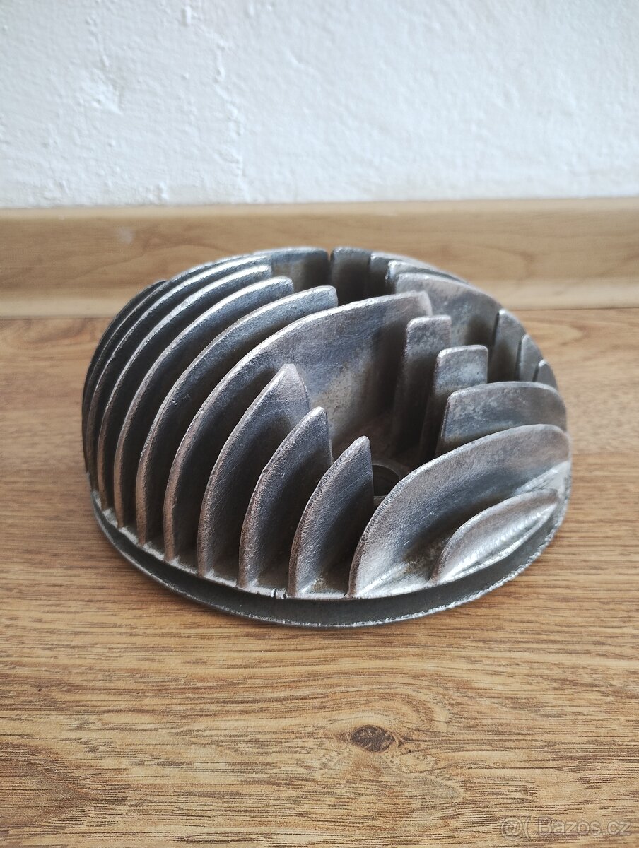 PRODÁM ORIGINÁL DÍLY MOTORU JAWA PÉRÁK 250 FJ / KOMUNISTA - 10