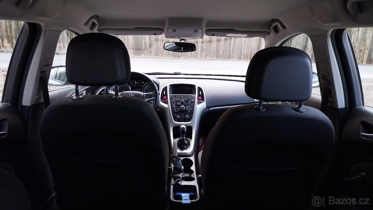 Opel Astra J 1.3TDCi - 10