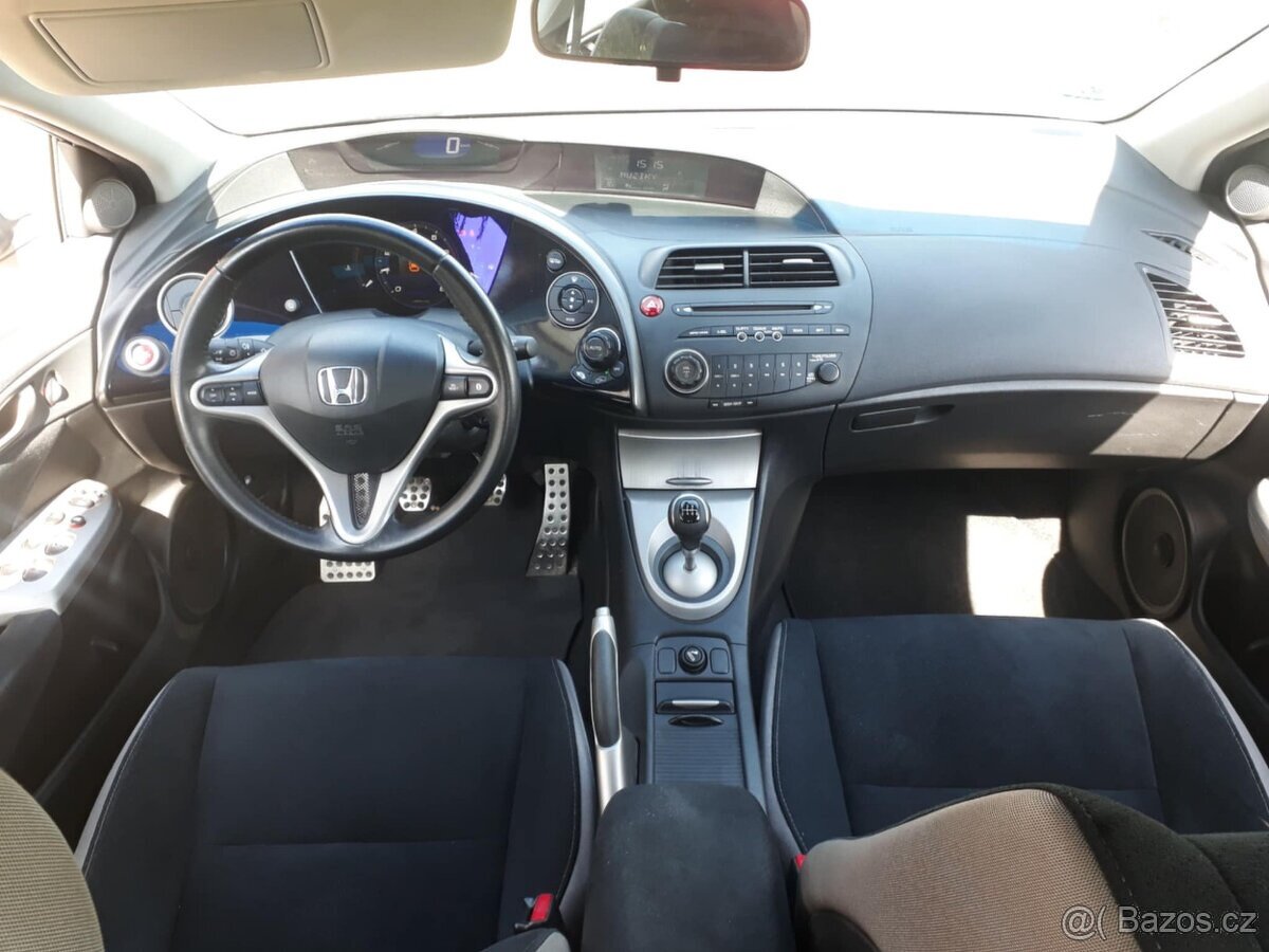 Honda Civic 8g.18.benzin - 10