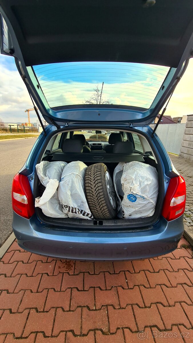 Škoda Fabia 2 Combi 1.4 16v MPI Style Edition - park.senzory - 10