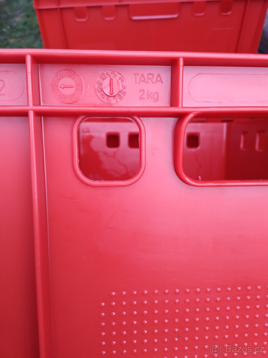 Plastové přepravky E2 červené 600x400x200 - 10