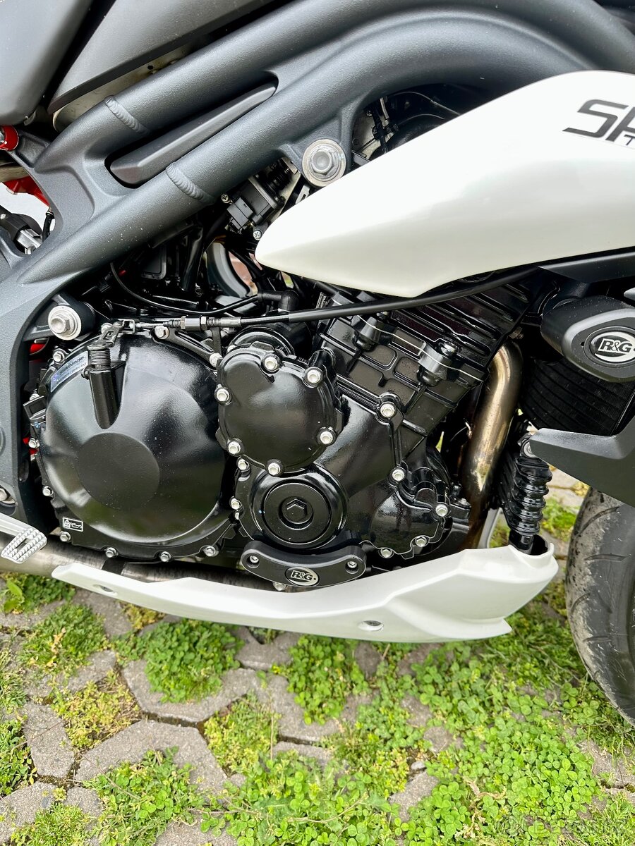 Triumph Speed triple 1050 - 10