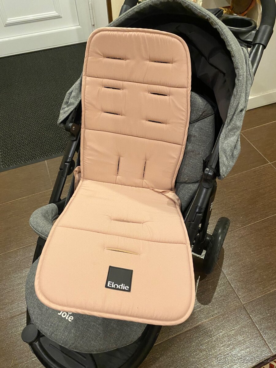 Sportovní kočárek značka Joie - 10