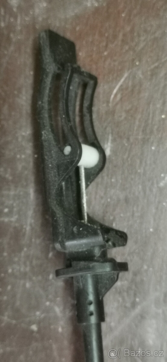 Škoda Octavia III – centrální zamykání LP dveře - 10