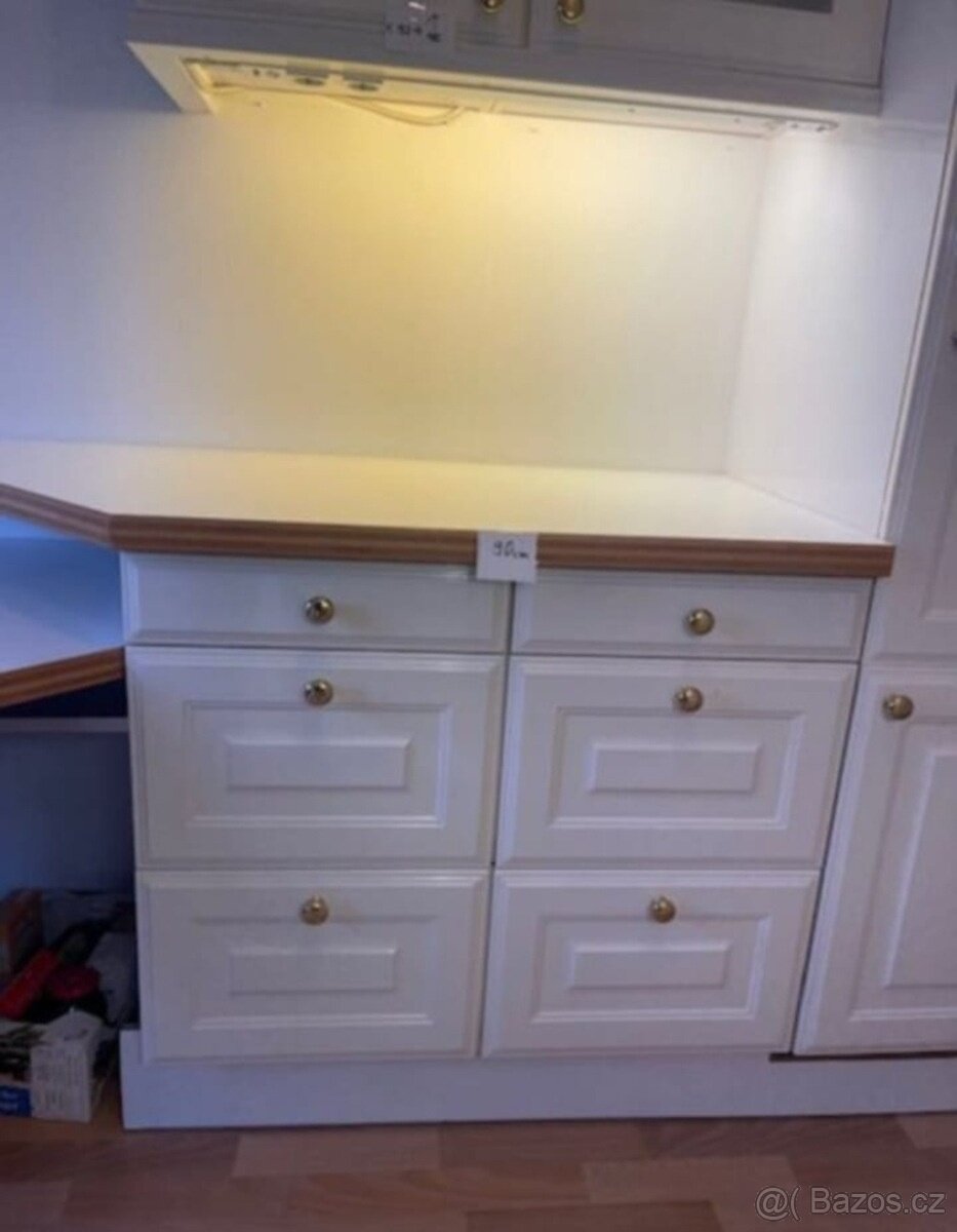 Bílá venkovská kuchyňská linka se spotřebiči,5726 - 10
