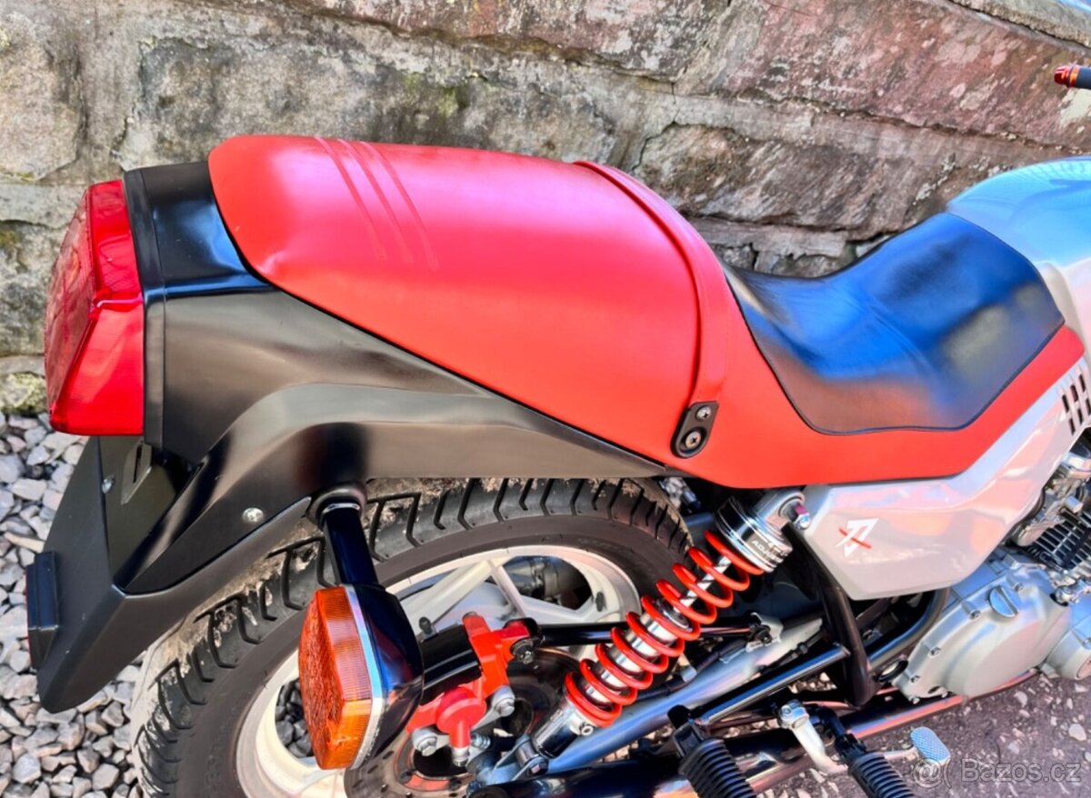 Suzuki Katana 650G - 10