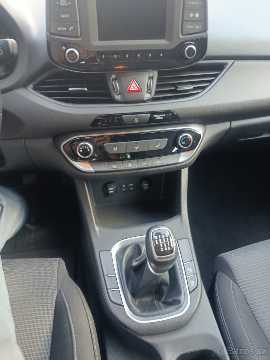Hyundai i30 combi 1.0,88 kw r.v. 2017/11 - 10