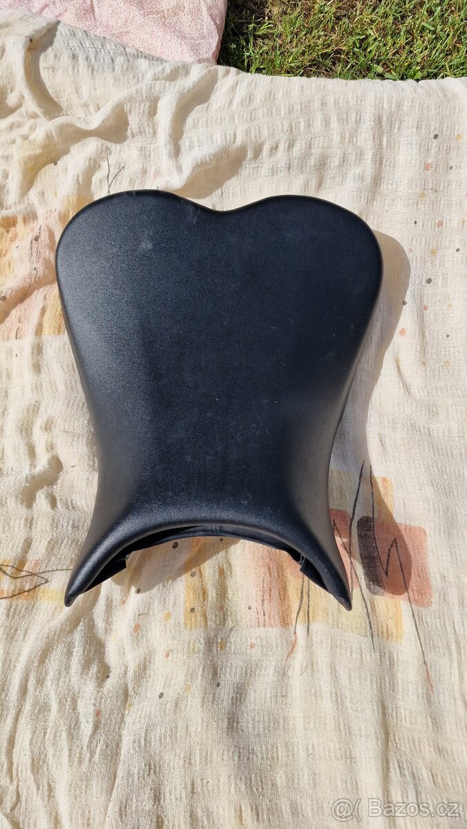 Prodám nahradní díly na Suzuki GSX-R 750 K7 - 10