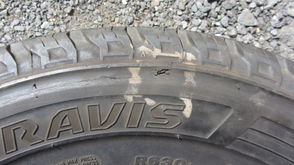 Letní pneumatika Bridgestone 215/70R15c - 10