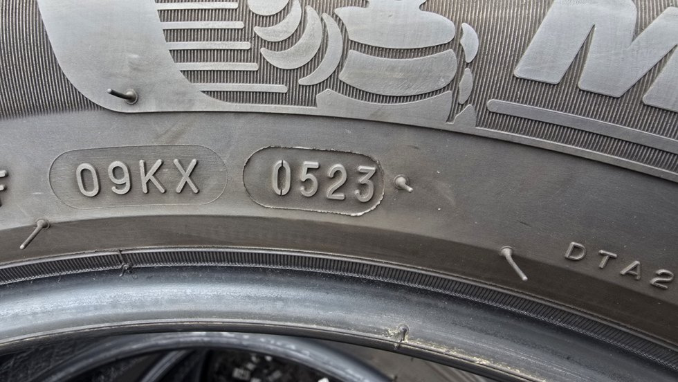 Letní pneu 215/55/17 Michelin - 10