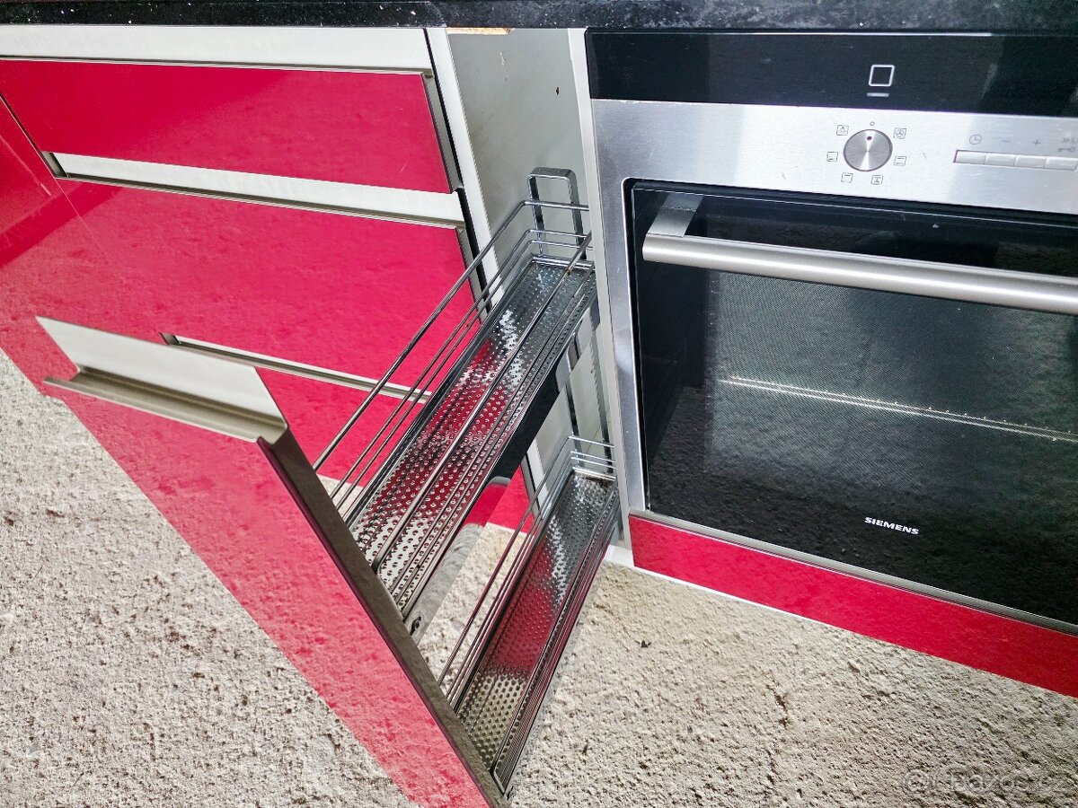 Kuchyňská linka se spotřebiči - 10