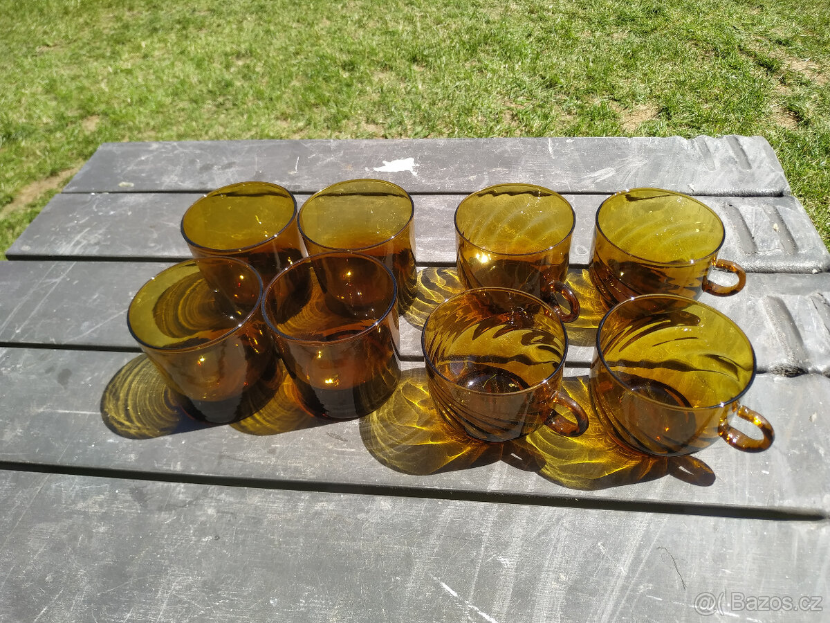 skleničky hrníčky,vázičky a ostatní - 10