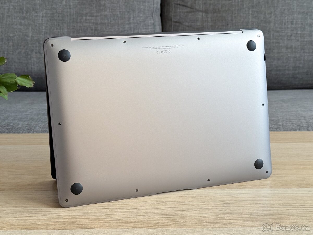 13" MacBook Air M1 - 8GB RAM/128GB SSD, TOP STAV, 100% BAT - 10