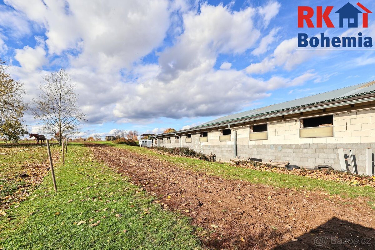 Prodej jezdeckého areálu s dlouholetou tradicí v obci Břežan - 10