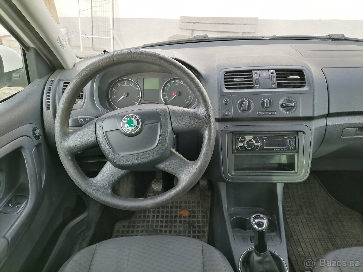 Škoda Fabia - 10