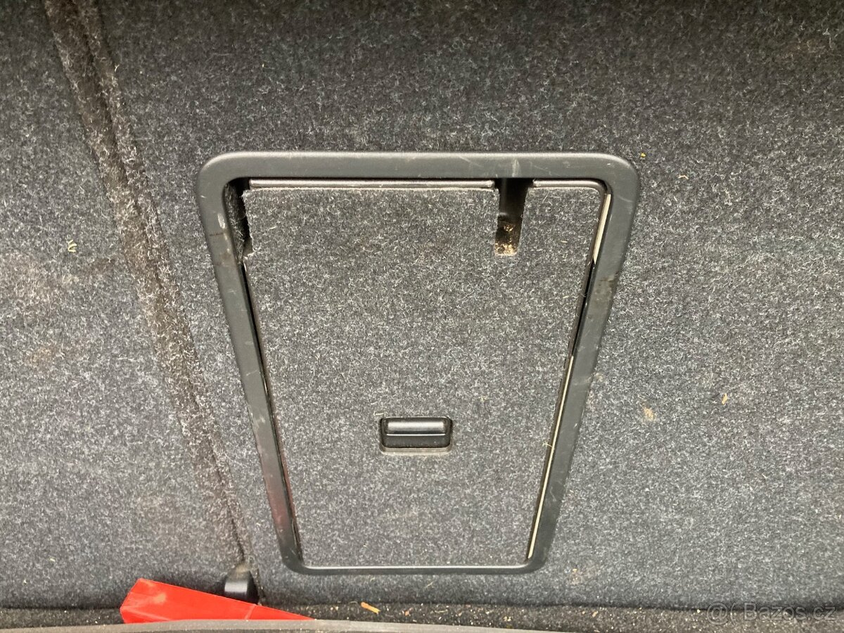 Škoda Superb 2,0tdi Laurin a Klement 140KW DSG,1.majitel - 10