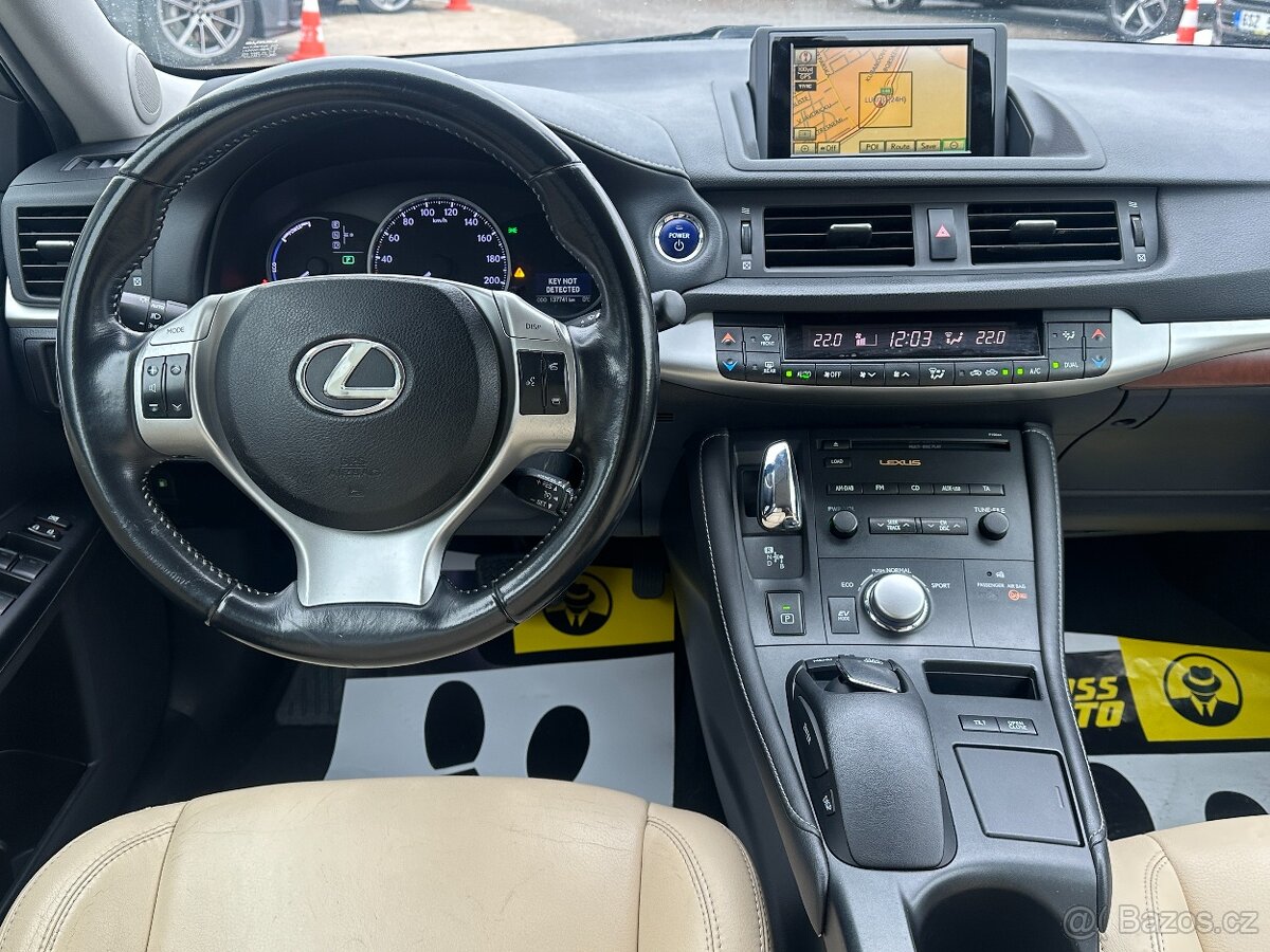 Lexus CT 200h 2011 - 10