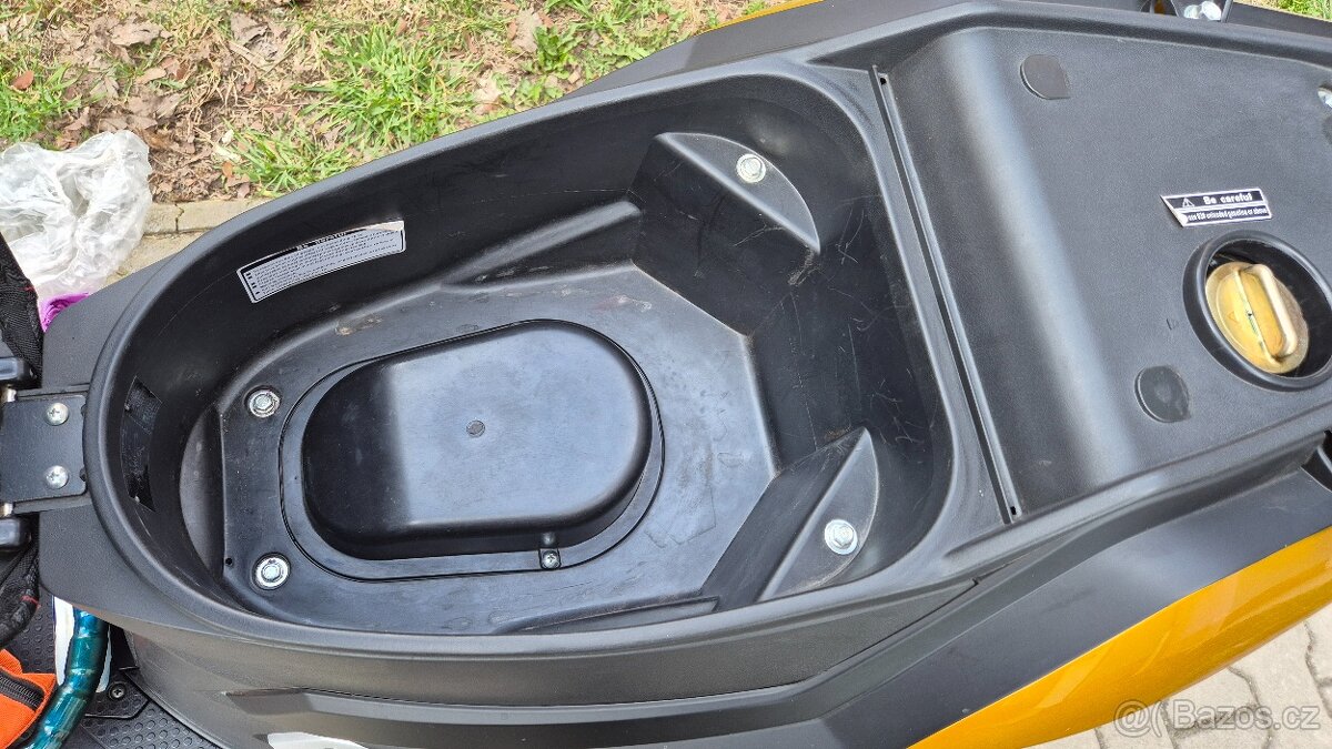 Capirelli Mustang 125 - 10