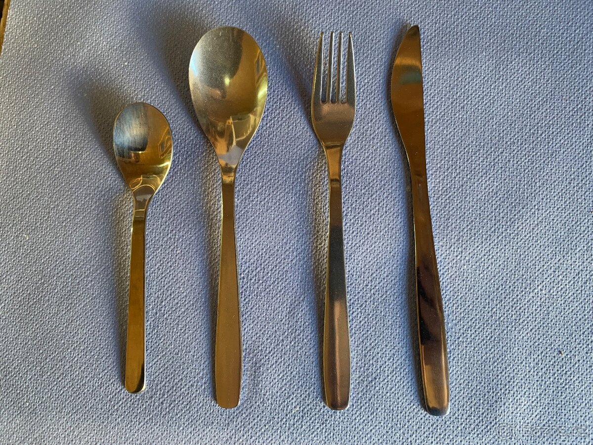 Půjčím bílé talíře s příbory a sklenice na svatbu, párty… - 10