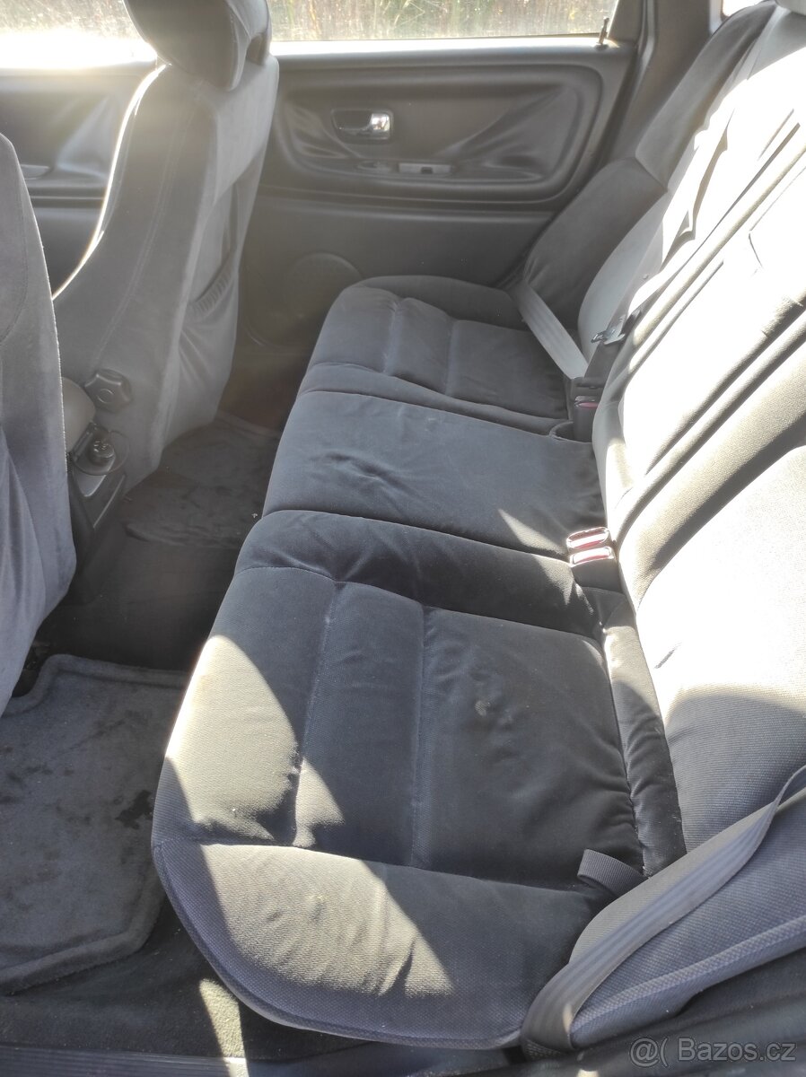 Volvo V70 2,4 103kw - 10