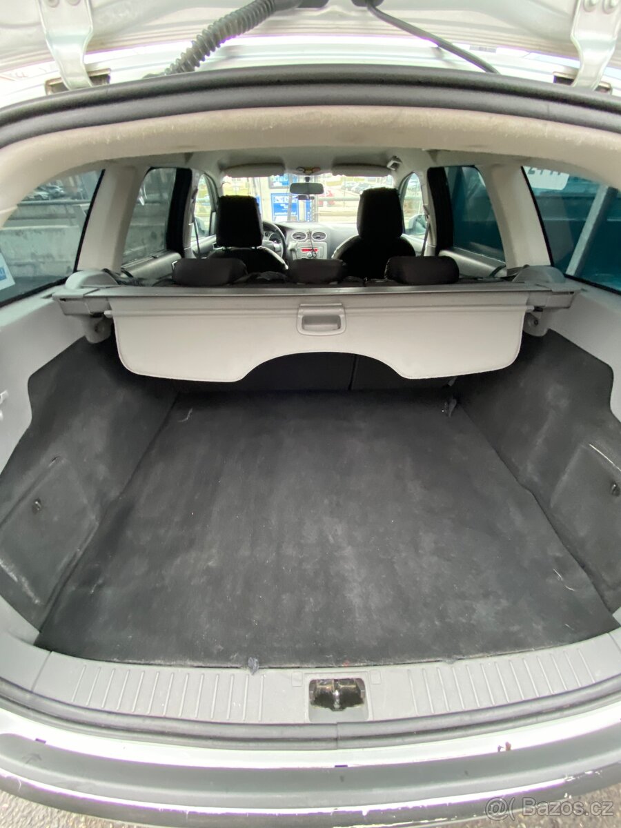 Ford focus 2 1,6 benzín - 10