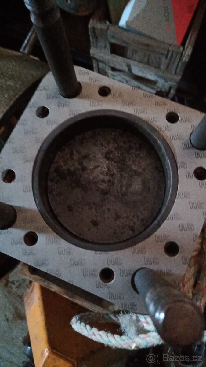 Slavia těsnění pod hlavu - 10