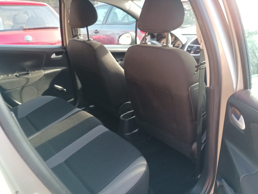 Peugeot 207 1.4 - 10