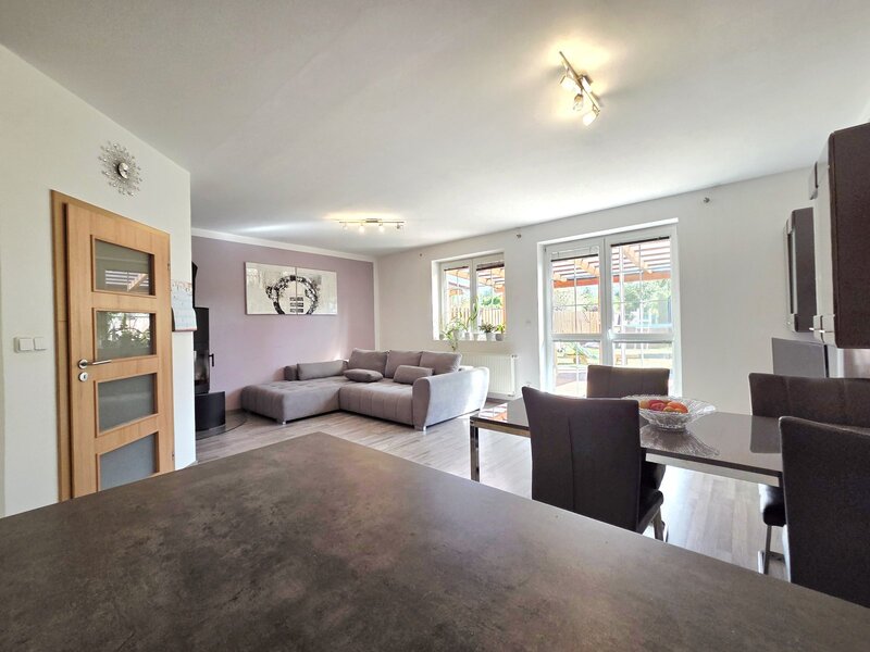 Prodej RD 6+kk 213 m2, na pozemku 287 m2 - 10