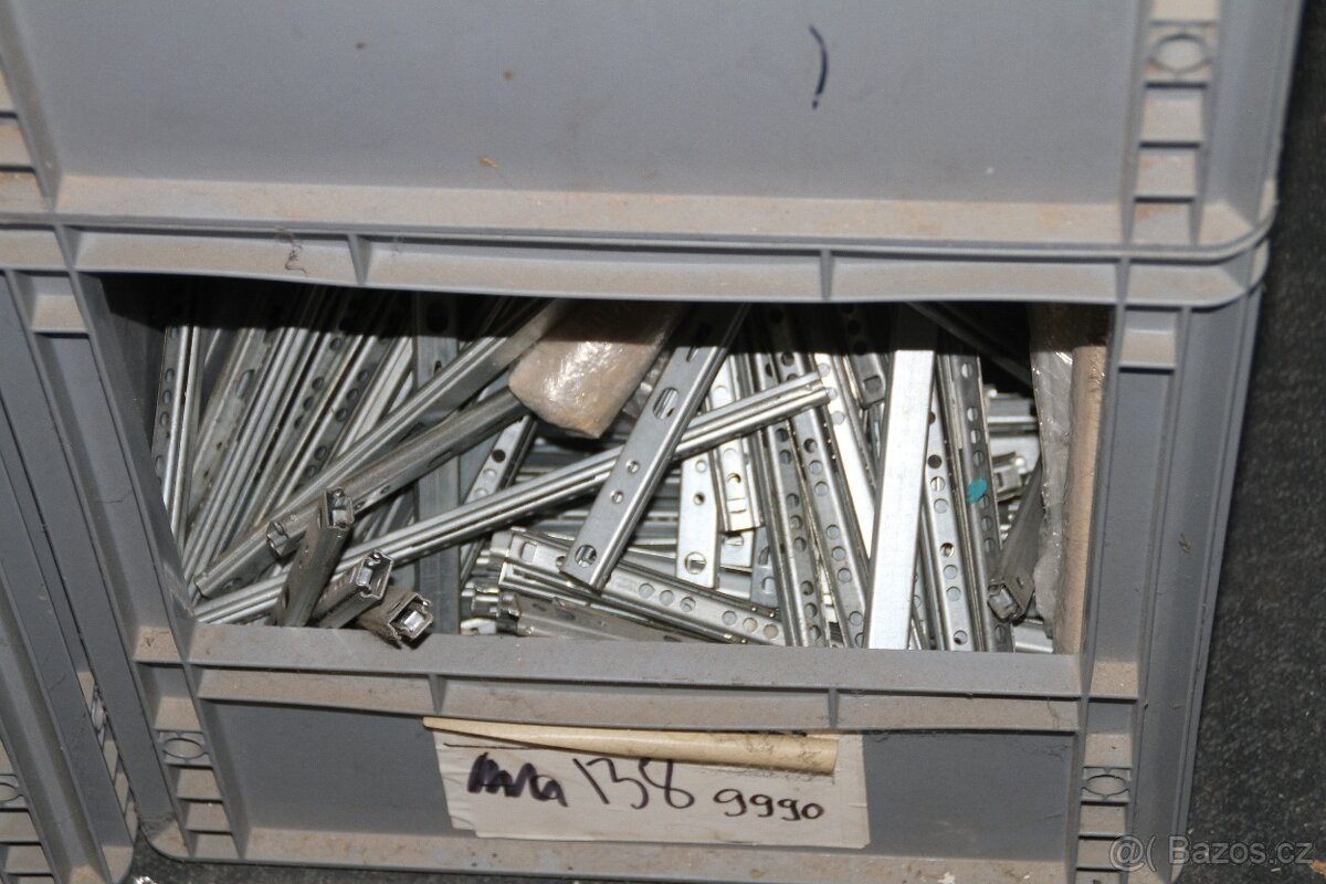 Prodám kování na kuchyně,panty - 10