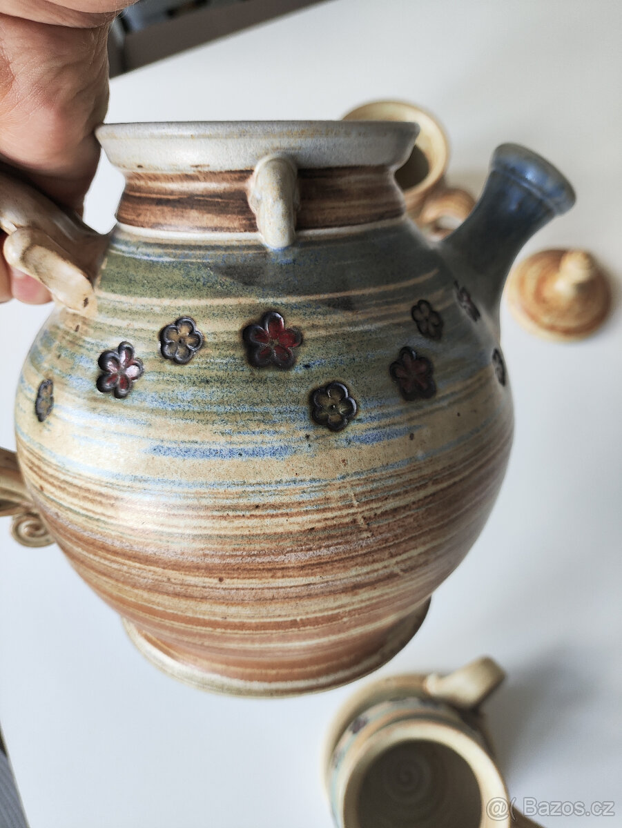 Nádherná keramická sada - konvice + 2 hrnky s podšálky - 10