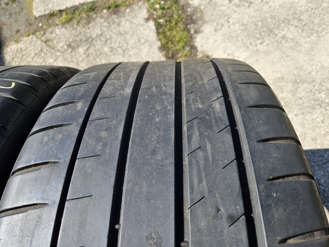 275/40R19 - 10