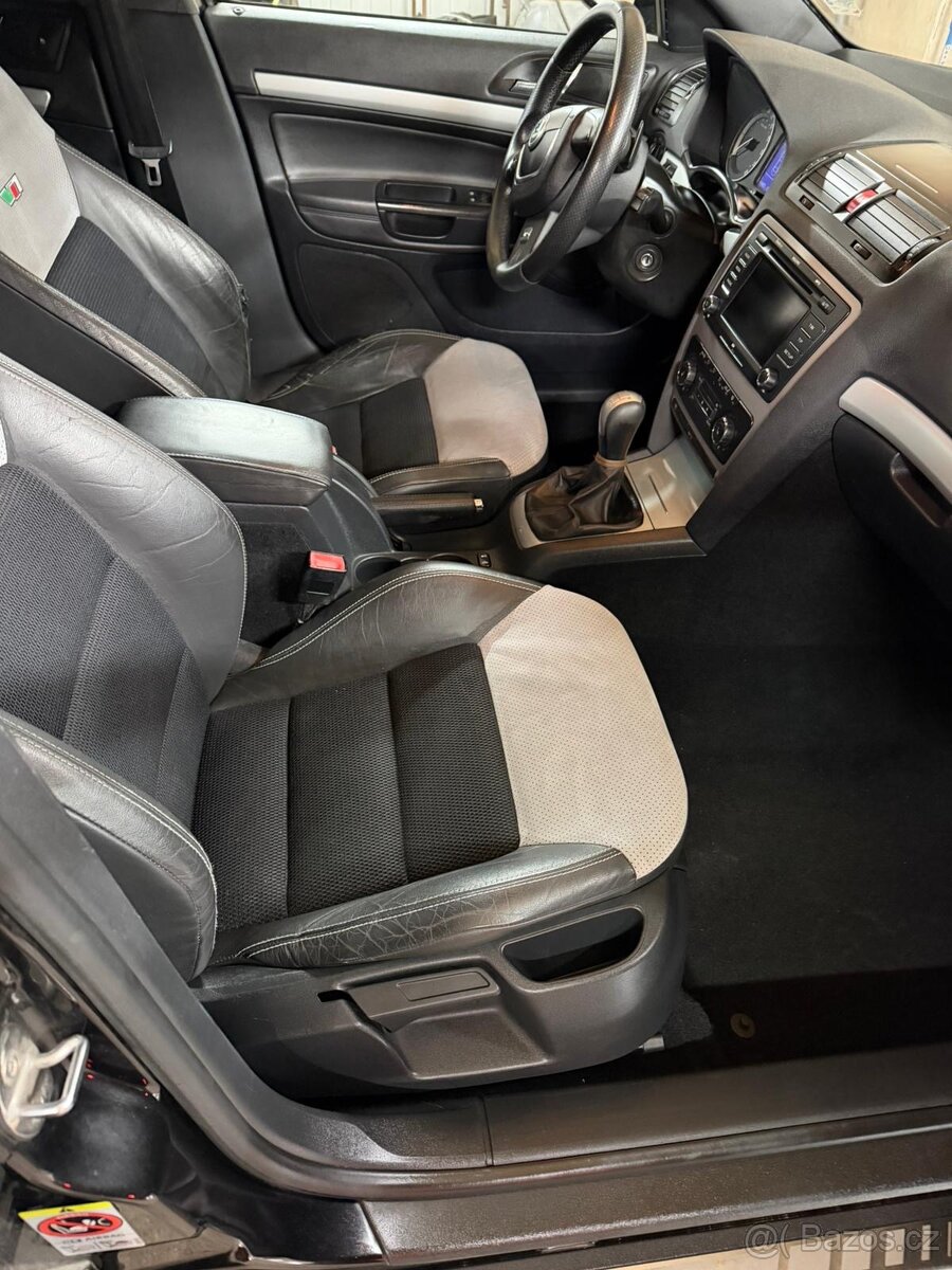 Škoda Octavia Combi RS - 10