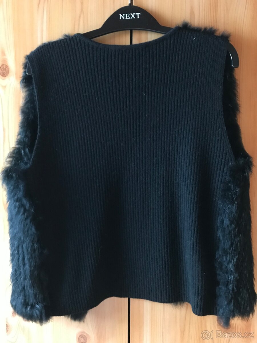 Svetry různých značek a střihů - 10