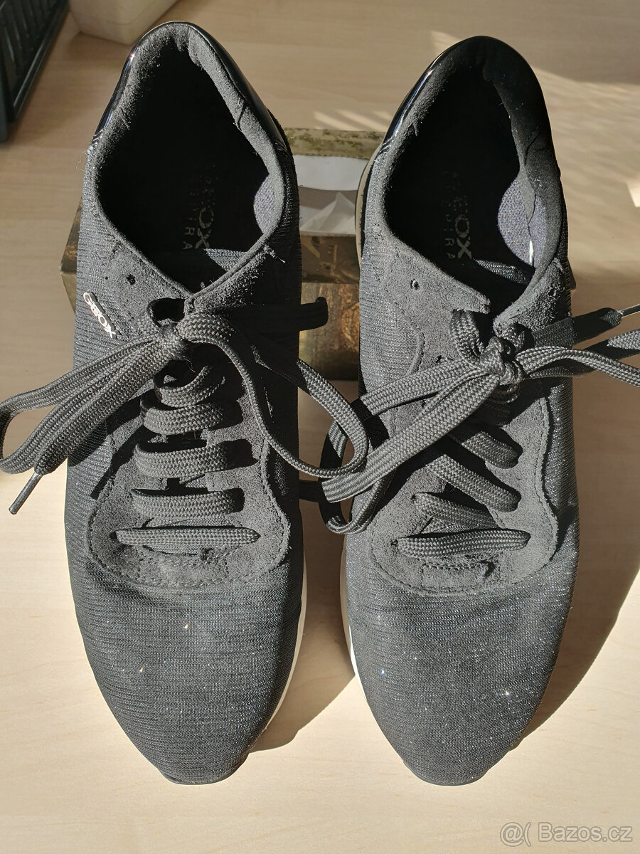 DÍVČÍ BOTY TENISKY GEOX RESPIRA VEL 36 ČERNÉ S TŘPYTKAMI - 10