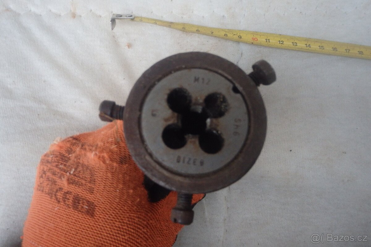 Závitová očka a vratidla - 10