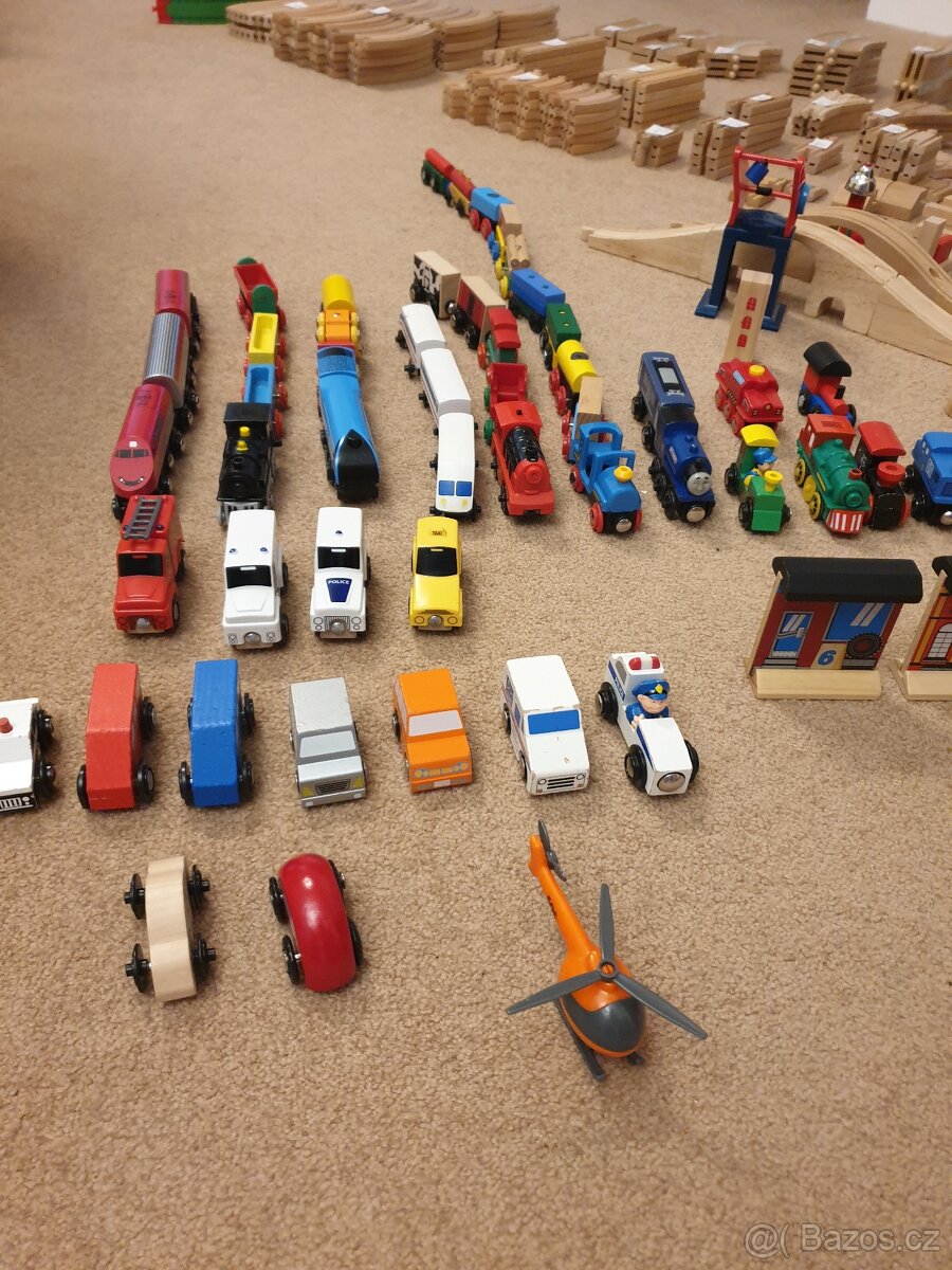 DŘEVĚNÁ VLÁČKODRÁHA BRIO - 10