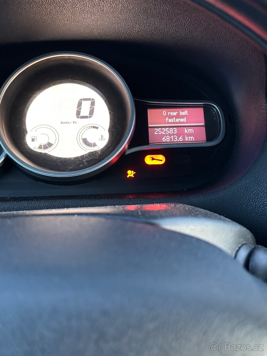 Renault Mégane 1.6-74KW - 10