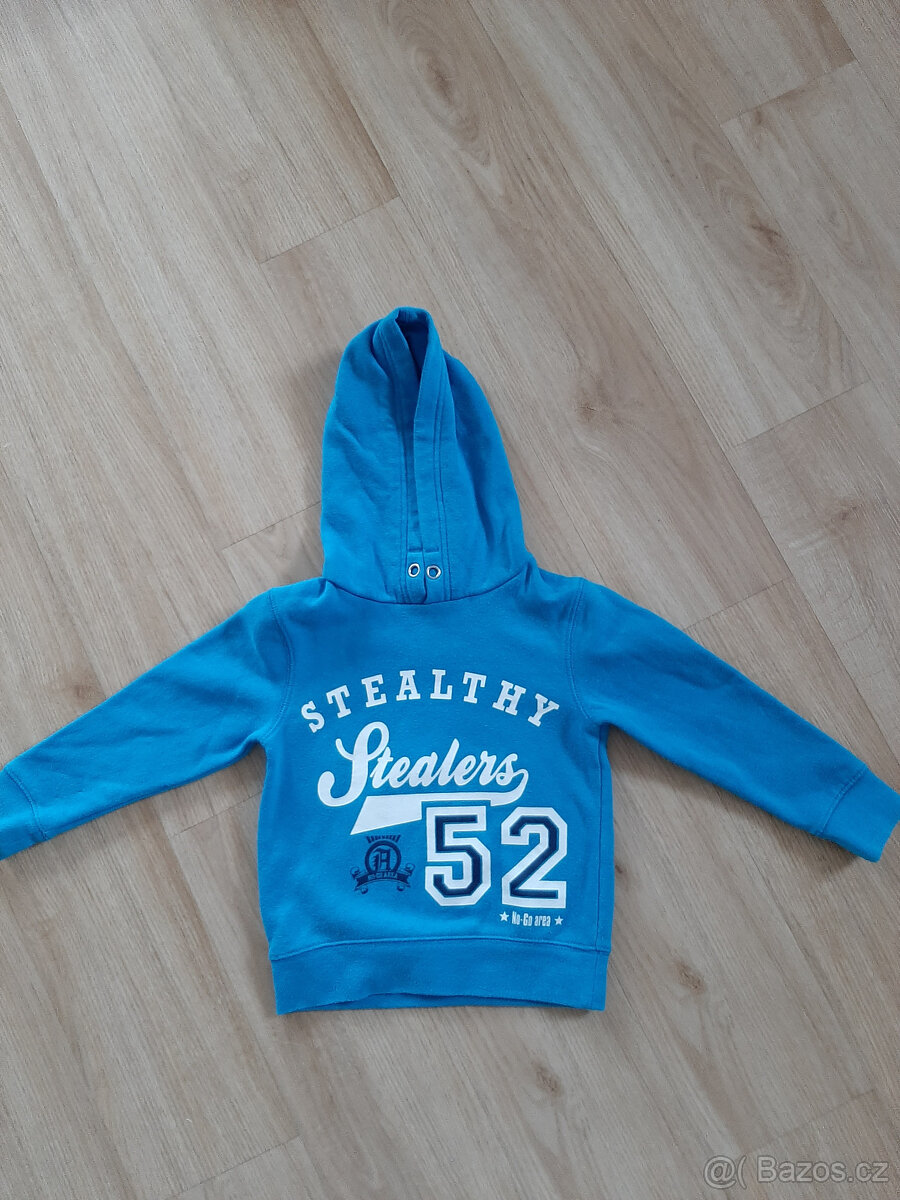 Dámské a dětské oblečení, batohy, tašky, šály, deka - 10